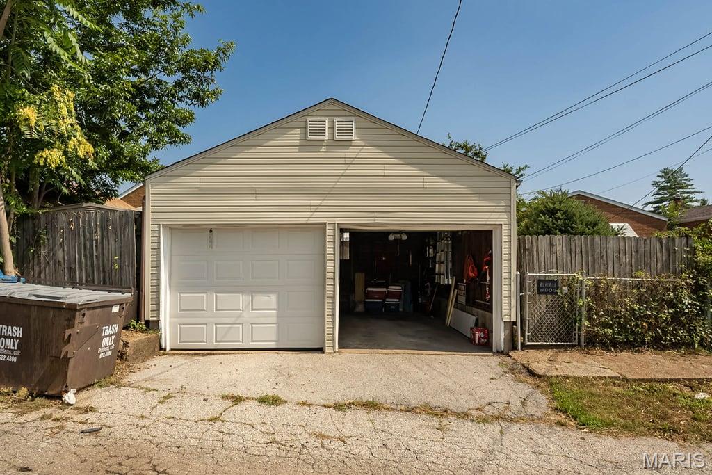 6742 Dolan Place Property Photo 47