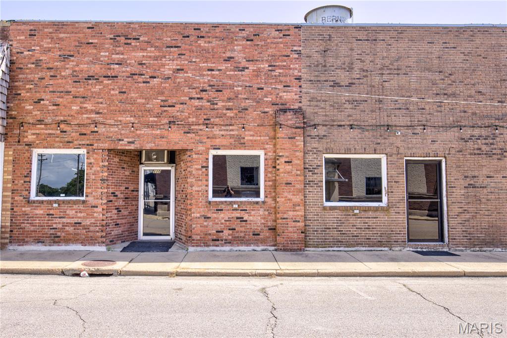 110 E Main Avenue Property Photo 5