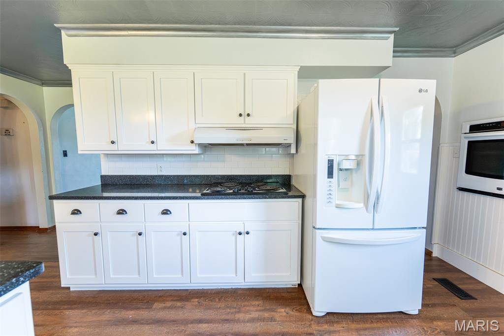 609 Elm Avenue Property Photo 15