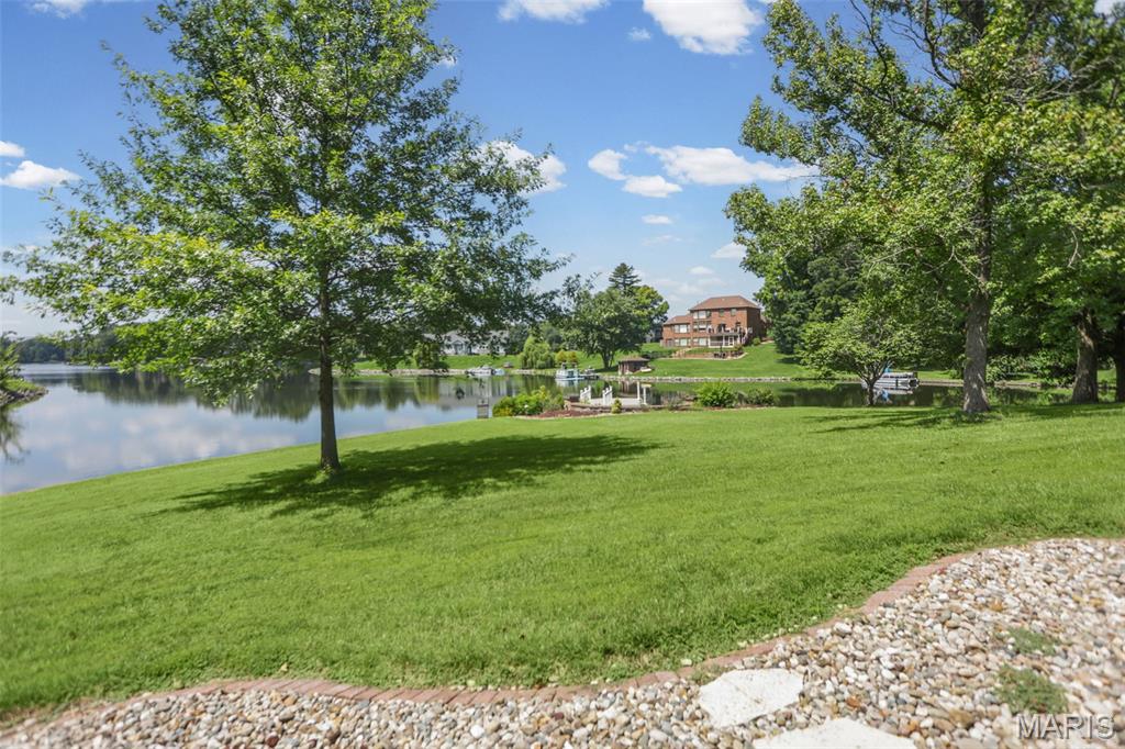 369 E Lake Drive Property Photo 6