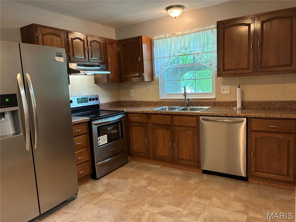124 Conway Cove Drive Property Photo 2