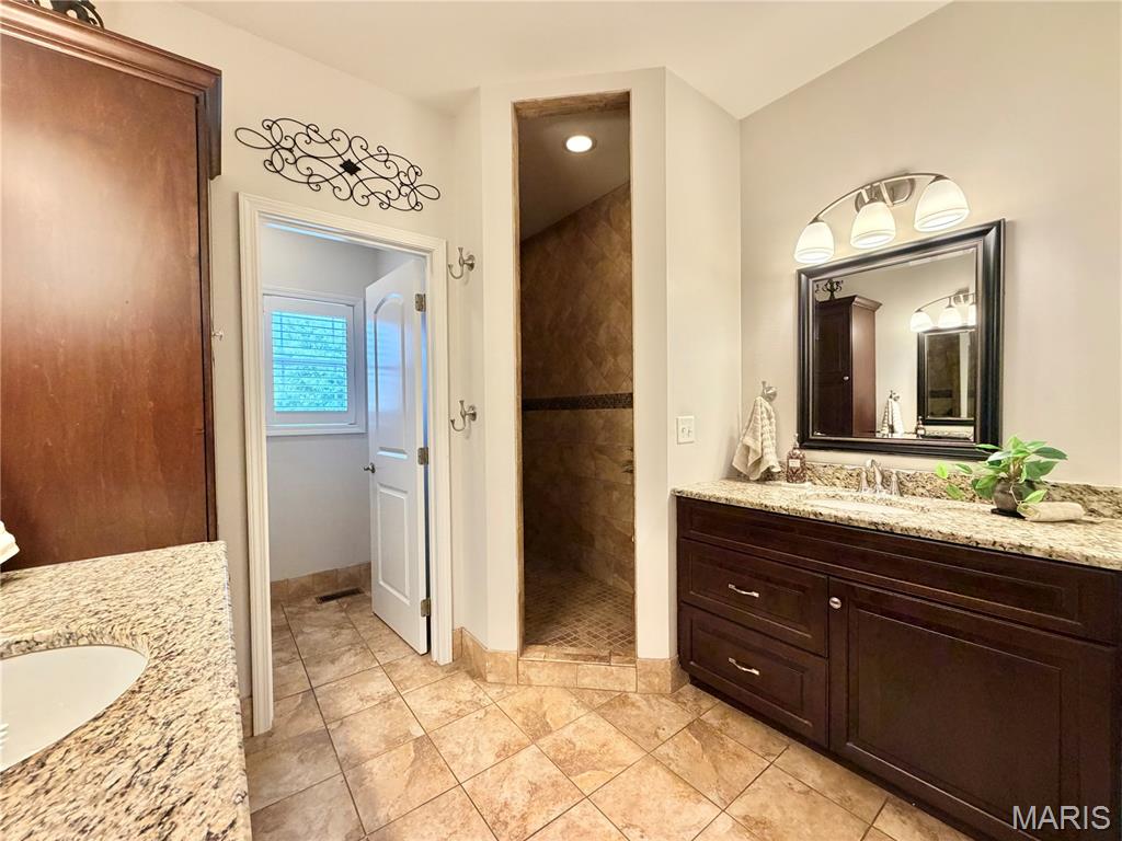 105 Locksley Court Property Photo 22