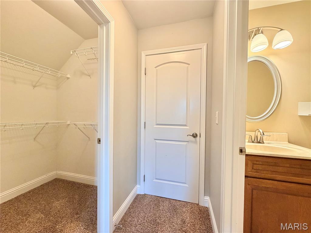 105 Locksley Court Property Photo 40
