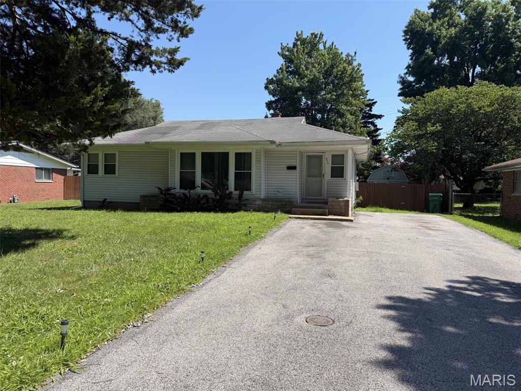 805 Joliet Drive Property Photo 1