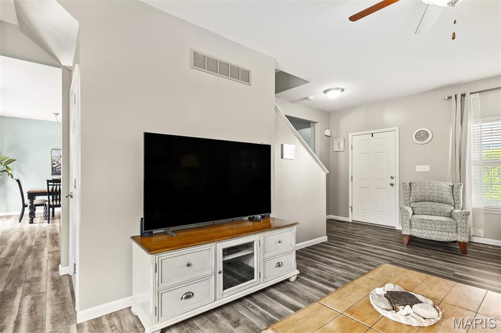 210 Flint Brook Drive Property Photo 11