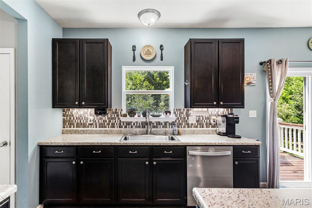 210 Flint Brook Drive Property Photo 14