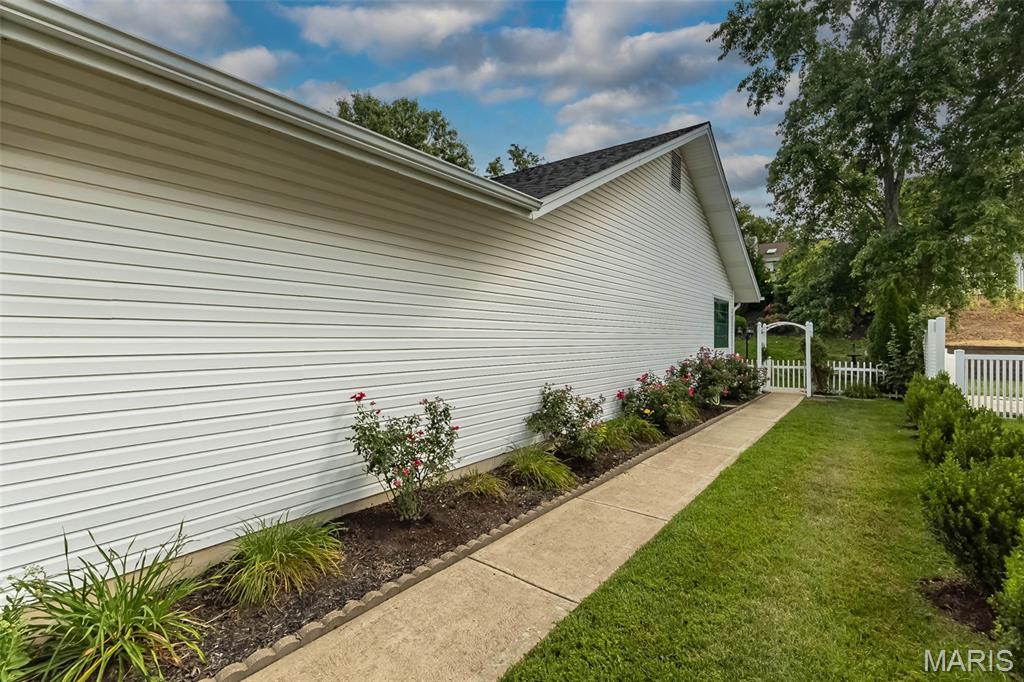 436 White Chapel Drive Property Photo 4