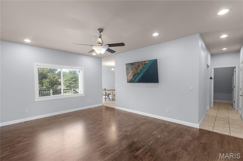 278 Pleasant Lake Court Property Photo 4
