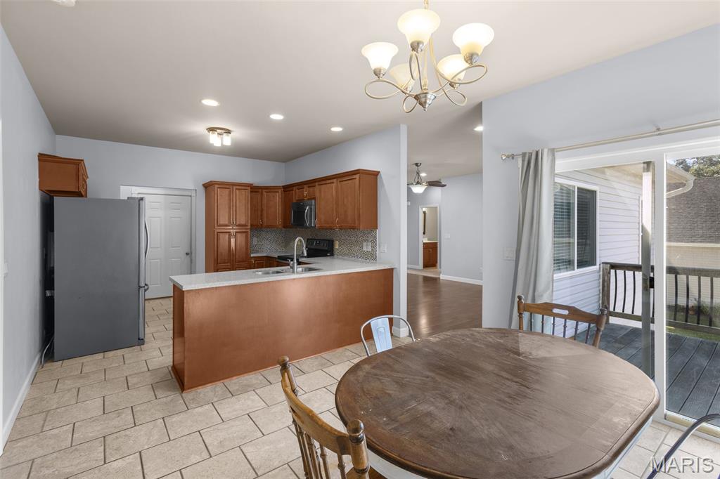 278 Pleasant Lake Court Property Photo 9