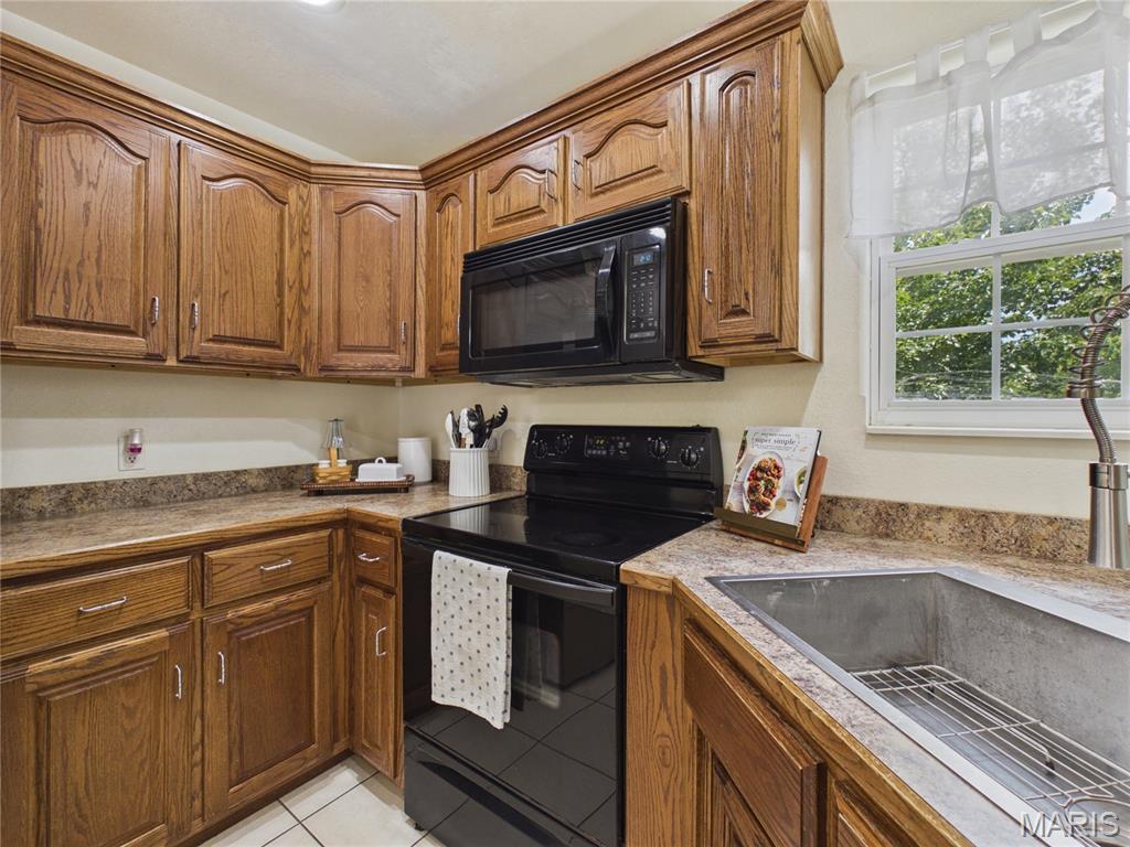 21079 Hideaway Lane Property Photo 9