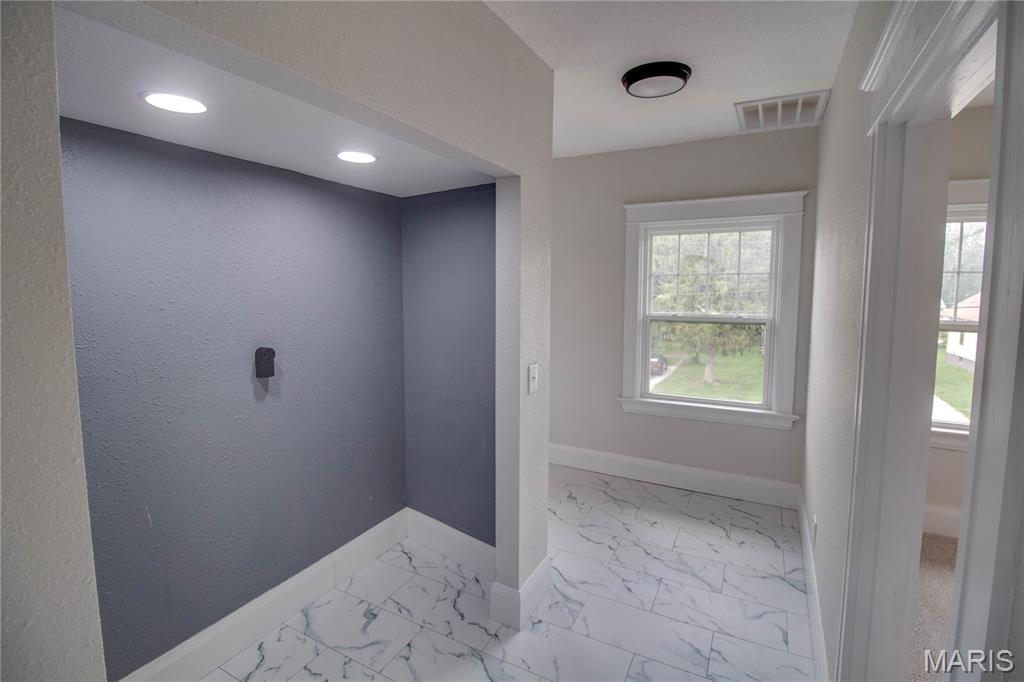 2619 Hillcrest Avenue Property Photo 24