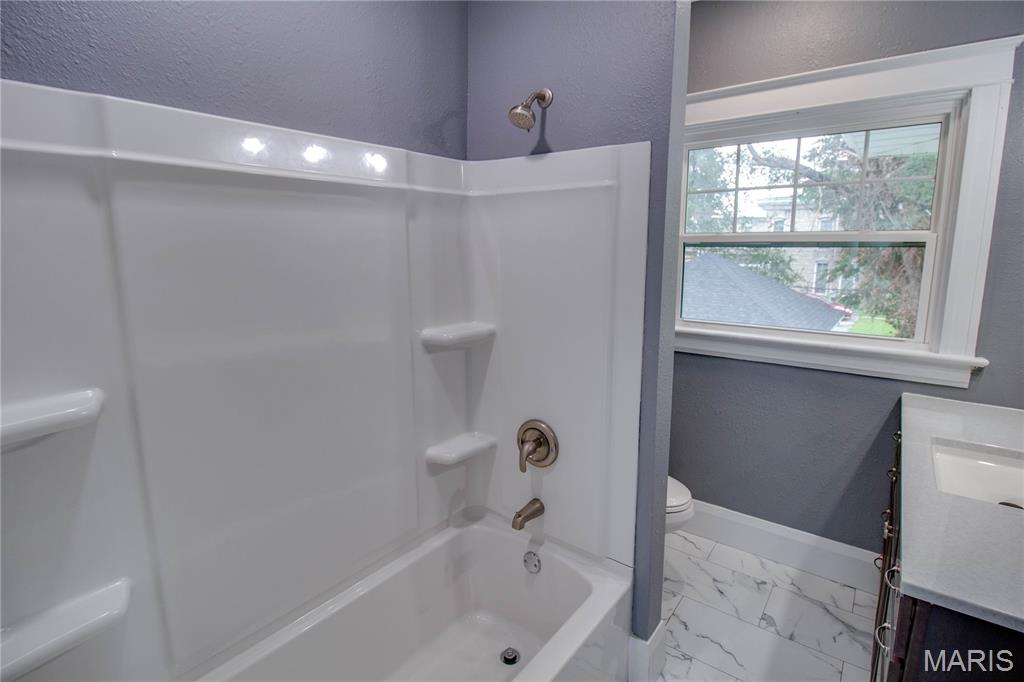 2619 Hillcrest Avenue Property Photo 32