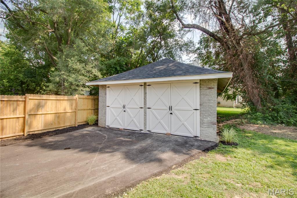2619 Hillcrest Avenue Property Photo 55