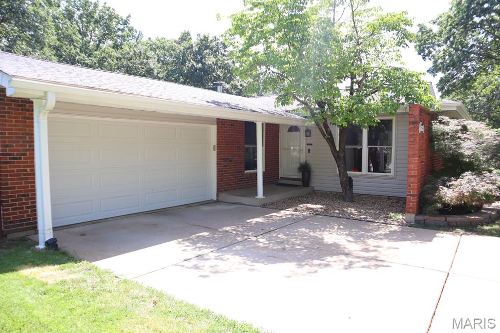 672 Towerwood Drive Property Photo 2