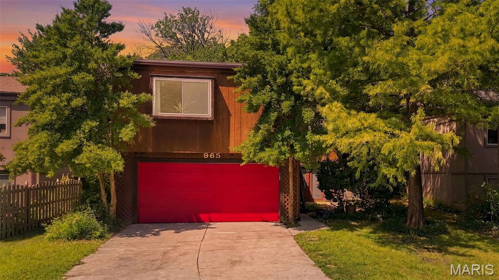 965 Beacon Woods Court