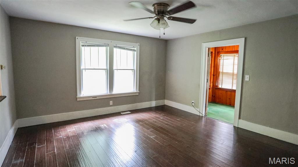 302 N Walnut Street Property Photo 7