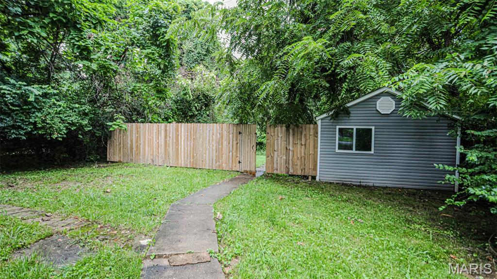 302 N Walnut Street Property Photo 18