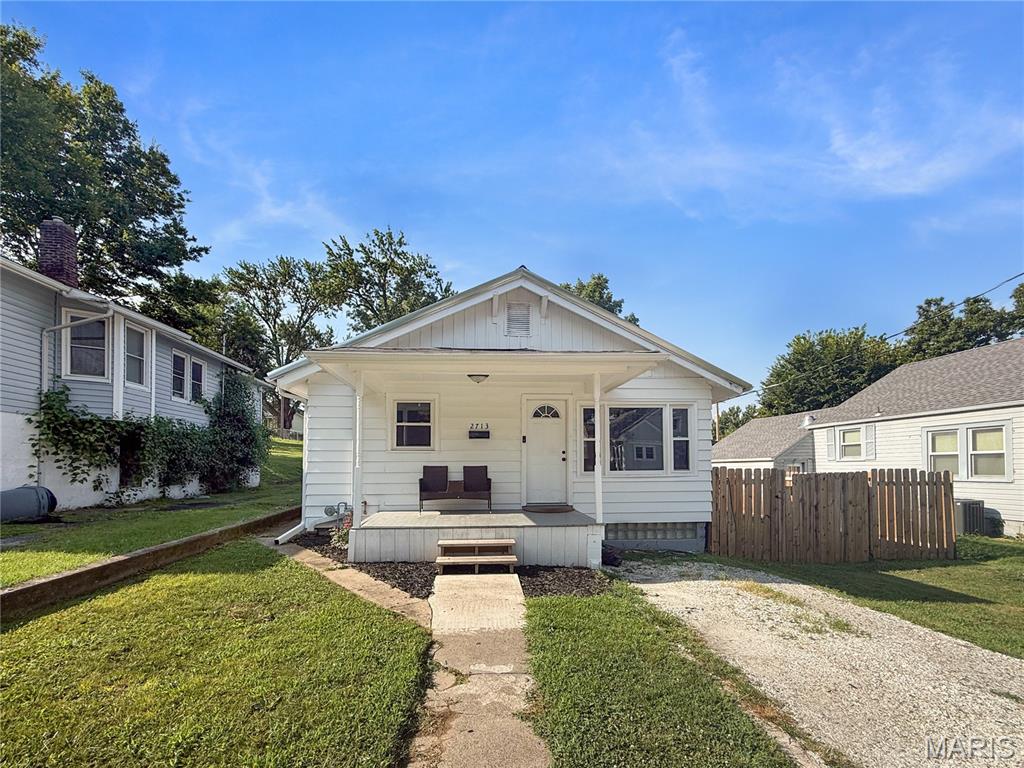 2713 Laclede Property Photo 1