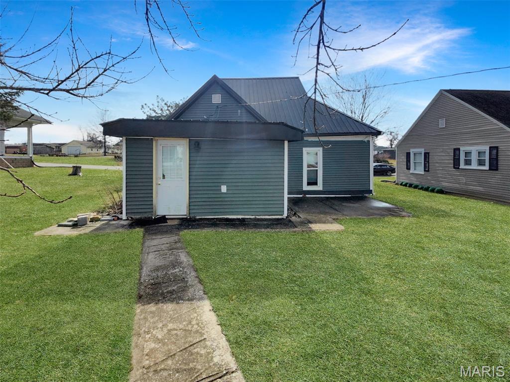 407 E Salling Street Property Photo 3