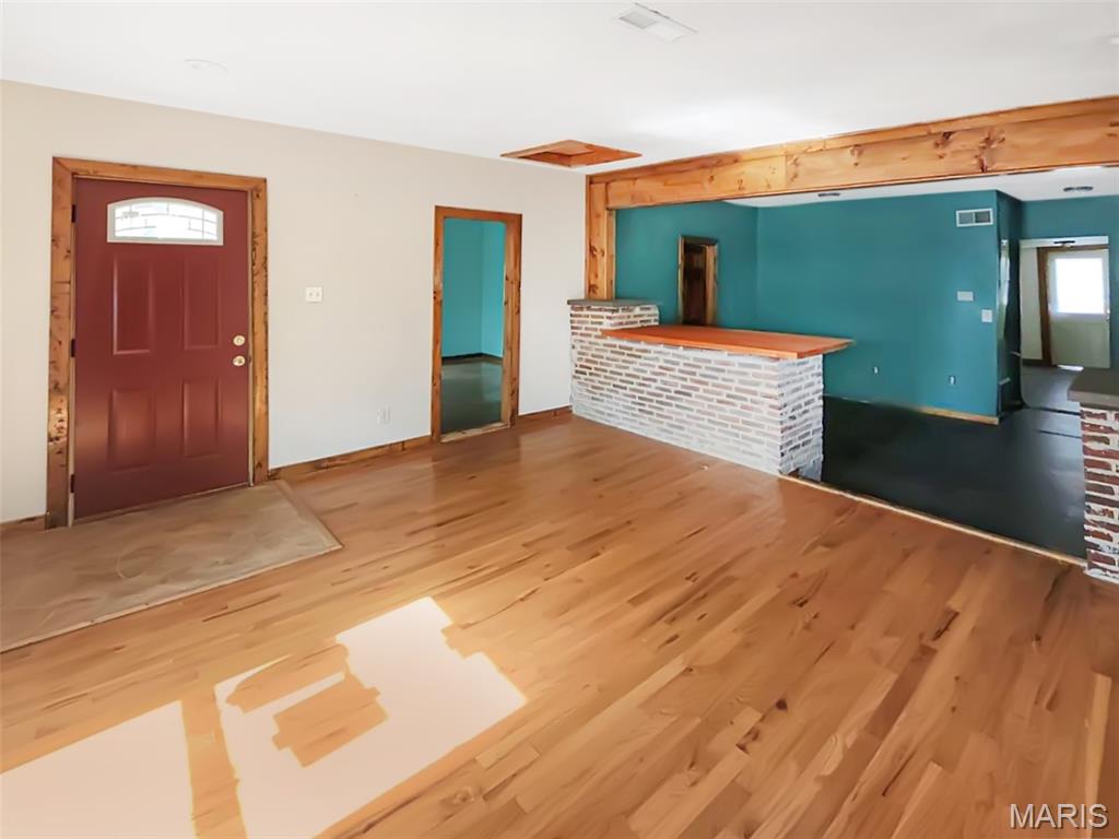 407 E Salling Street Property Photo 6