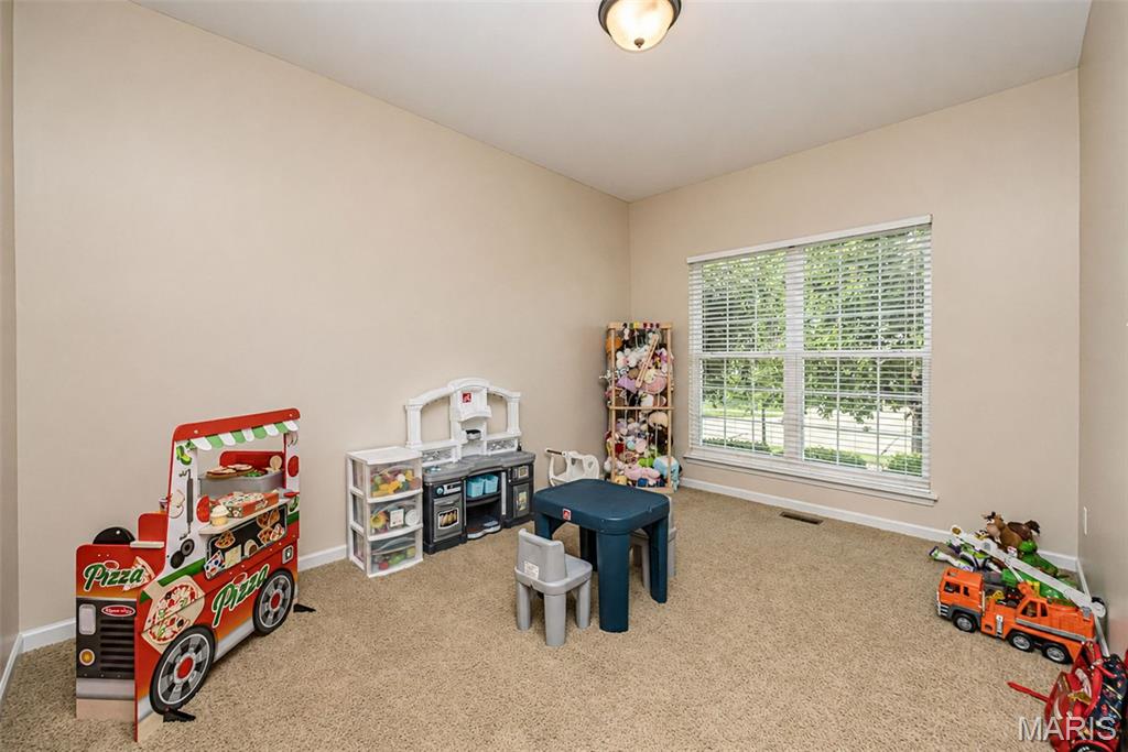 1048 Pierpoint Lane Property Photo 15