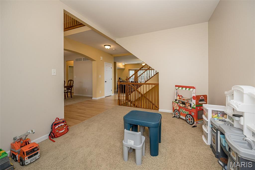 1048 Pierpoint Lane Property Photo 16