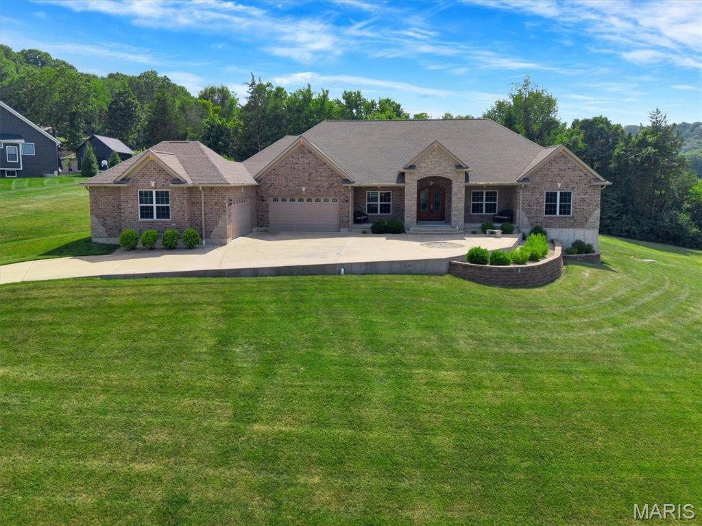 2818 Highland Woods Road Property Photo 1