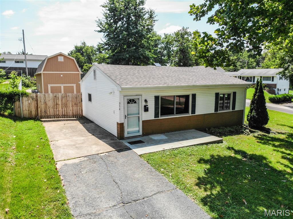 316 Lindy Boulevard Property Photo 1