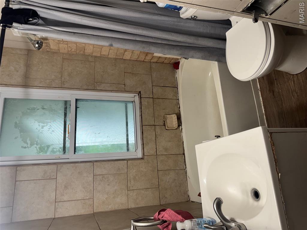 8833 Argyle Avenue Property Photo 6