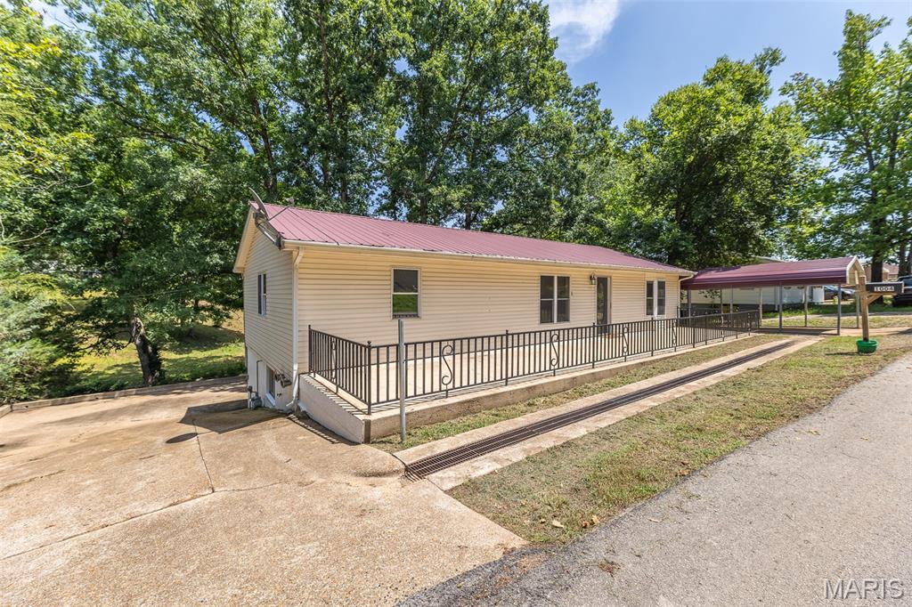 1004 Burford Court