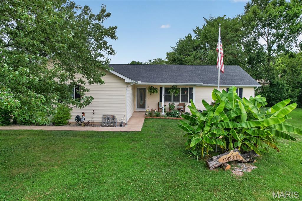 101 S Locust Street Property Photo 1