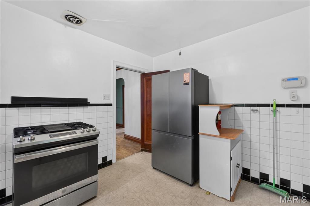 7626 Fairham Avenue Property Photo 12