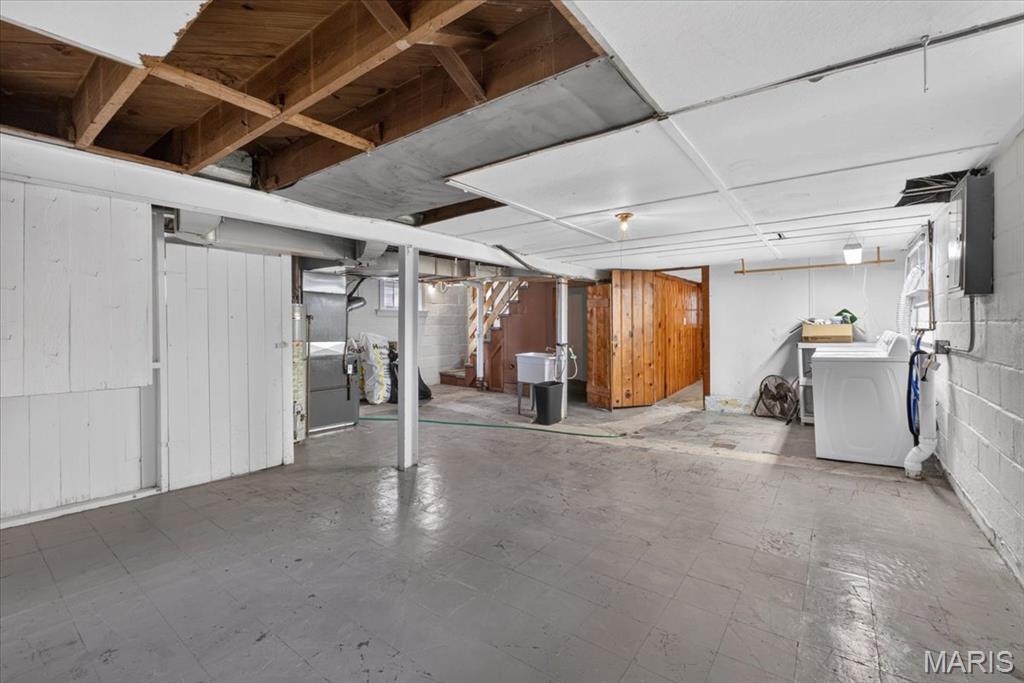 7626 Fairham Avenue Property Photo 15