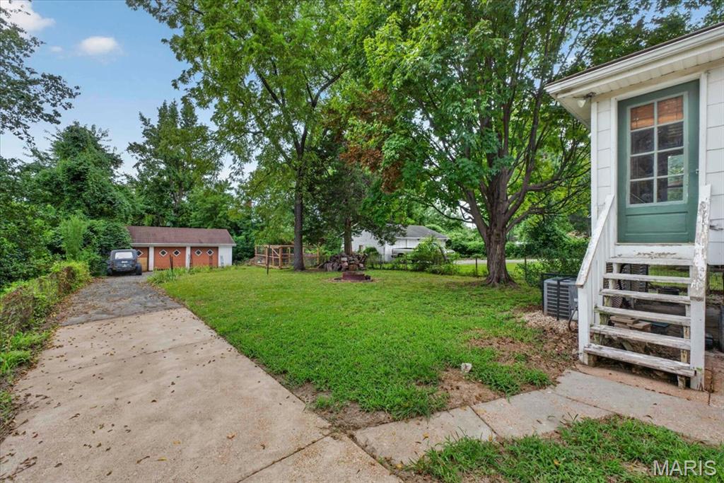 7626 Fairham Avenue Property Photo 16