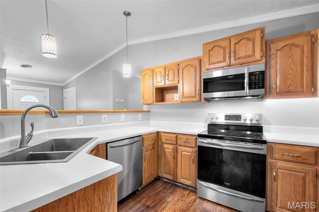 8 Elizabeth Road Property Photo 14