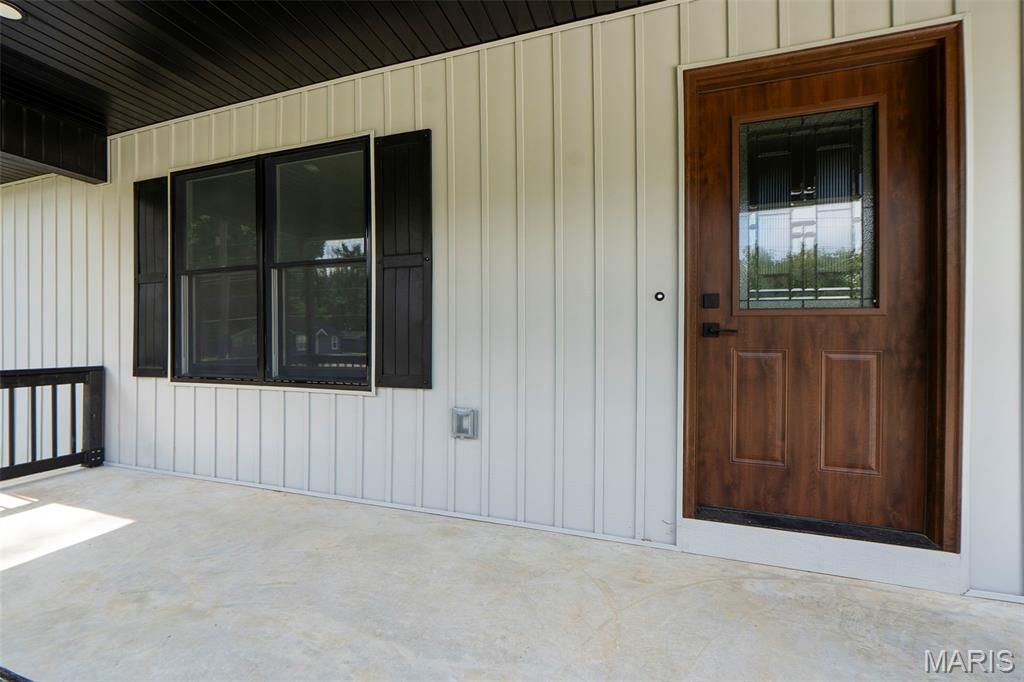 451 E North Street Property Photo 4