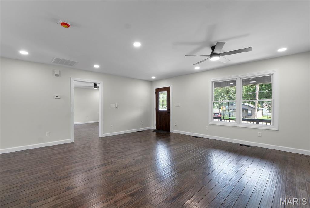 451 E North Street Property Photo 22