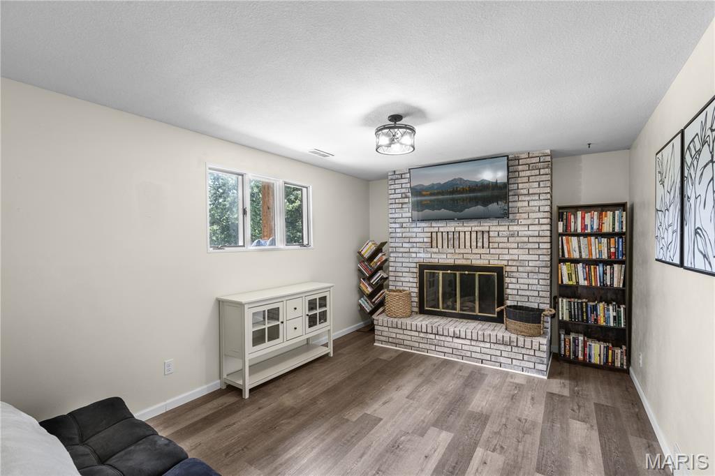 26047067 Property Photo 25