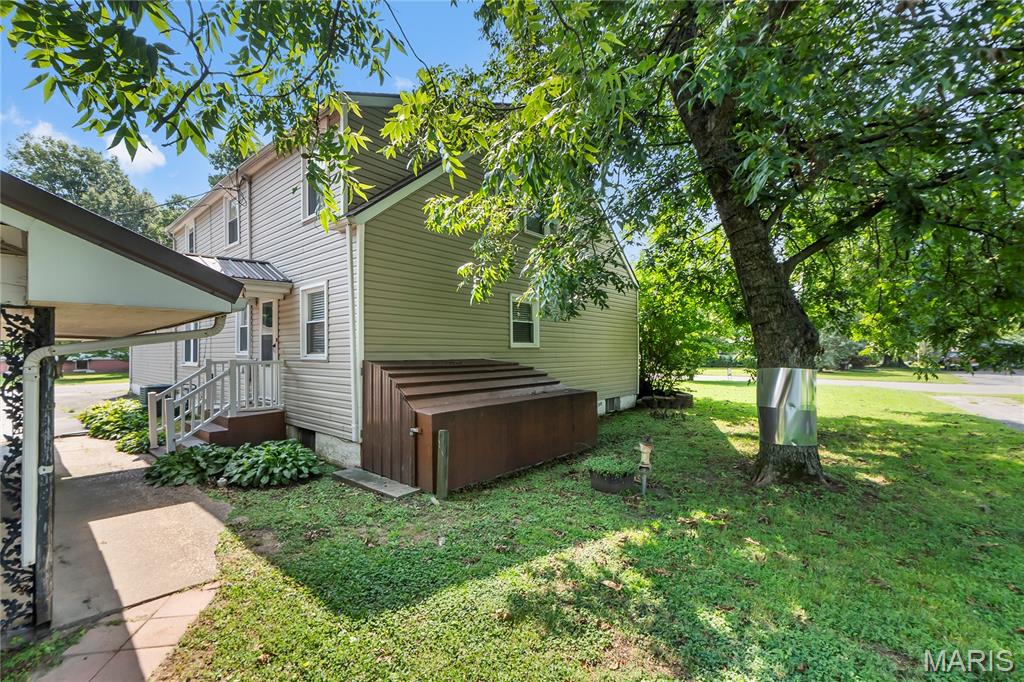1001 Davis Street Property Photo 5