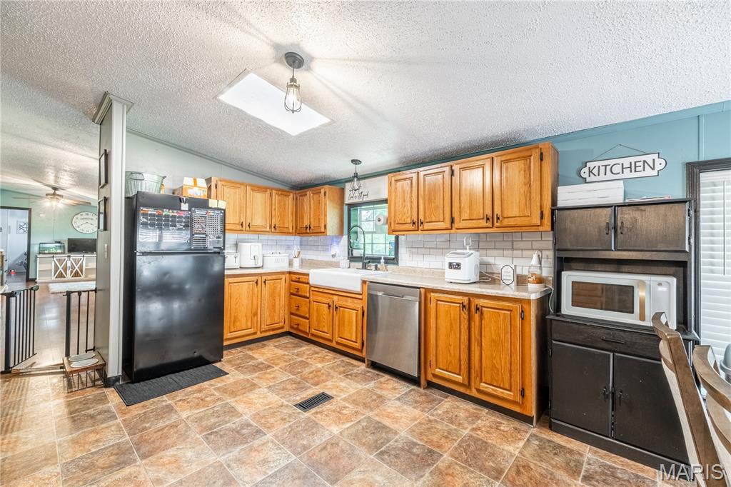 19224 Goldfinch Dr / Hwy 34 Drive Property Photo 4