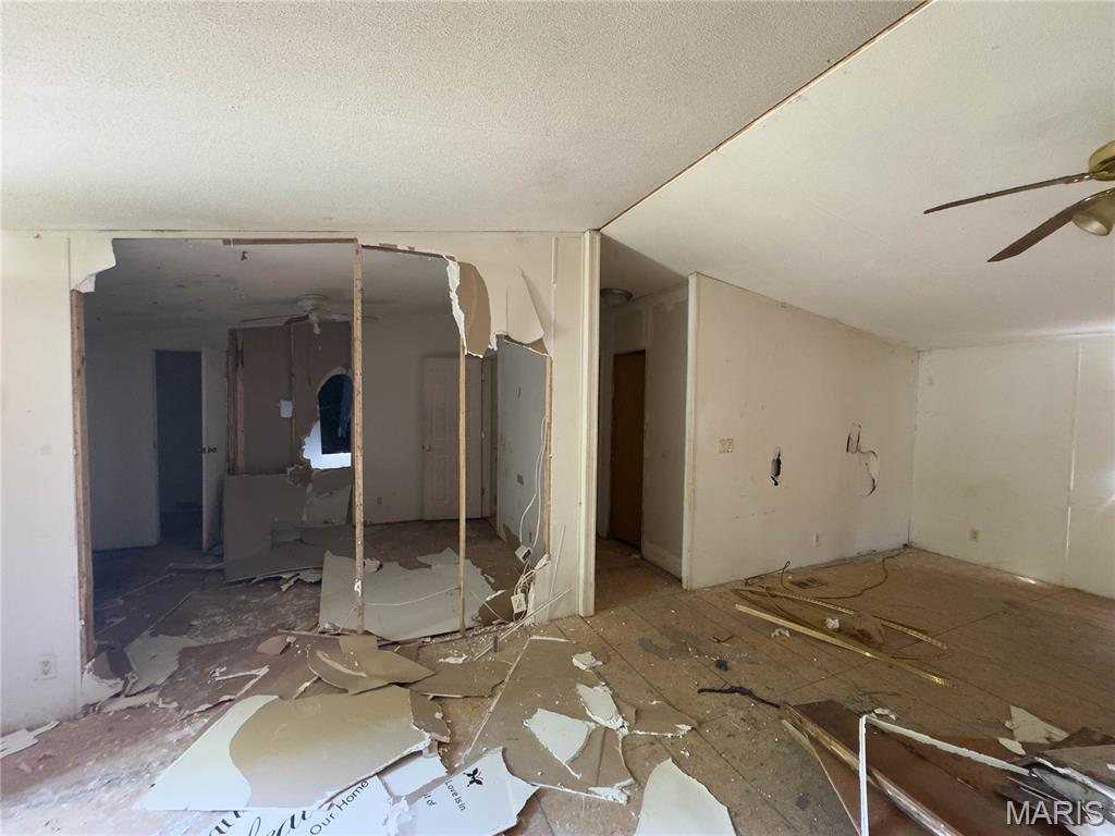 5592 Briarwood Drive Property Photo 5