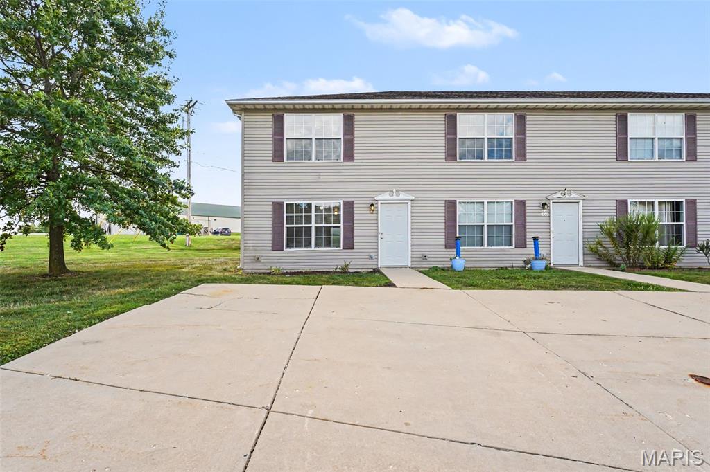 1055 Arlington Way Property Photo 1