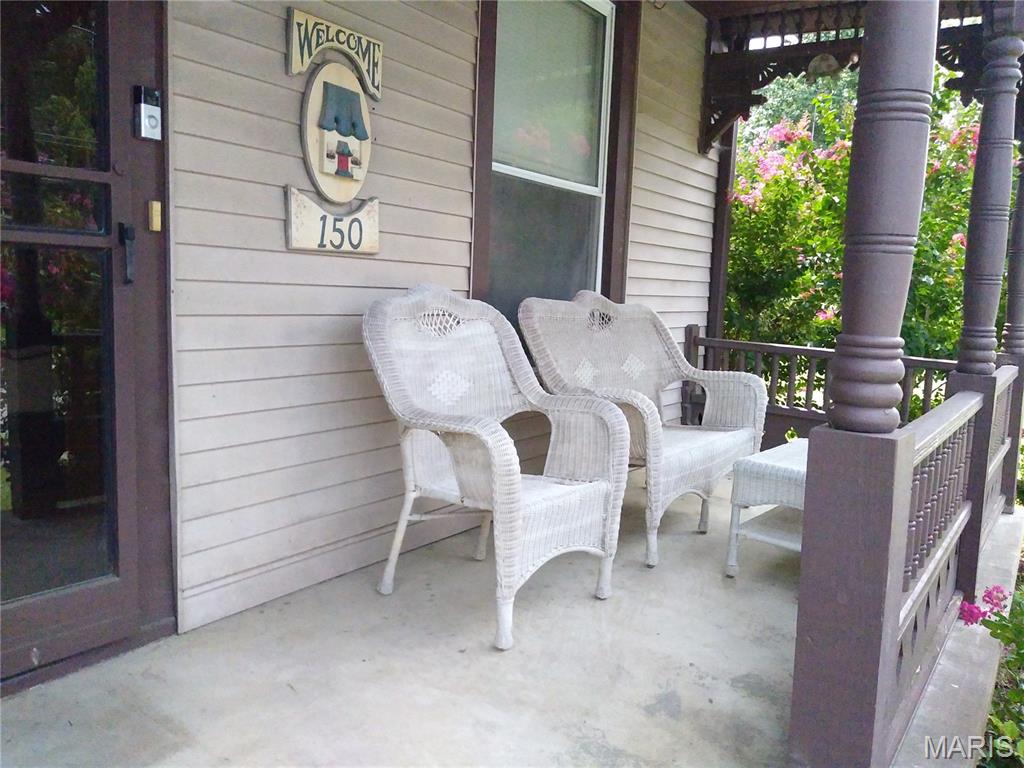 150 W 2nd Street Property Photo 1