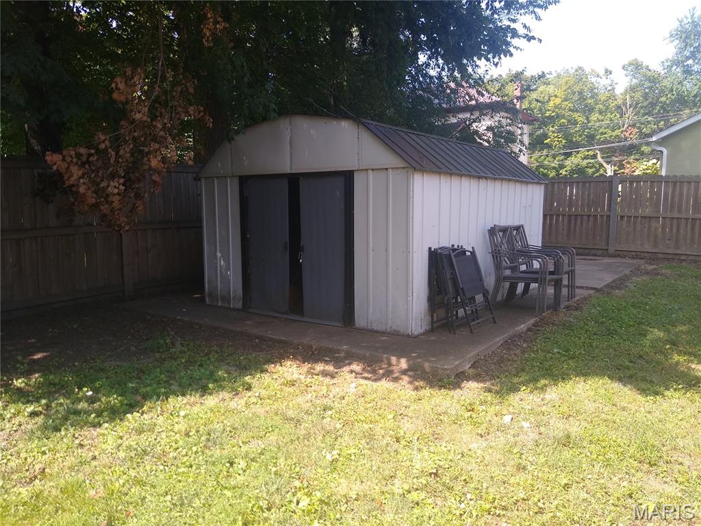 150 W 2nd Street Property Photo 18