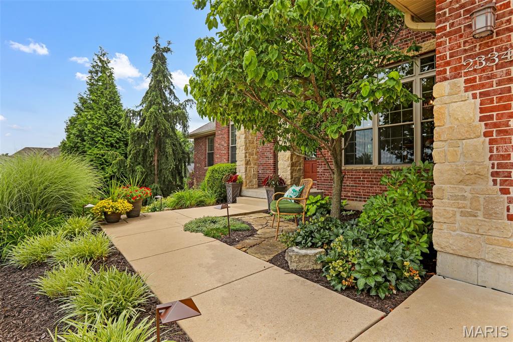 2334 Silver Crest Court Property Photo 2
