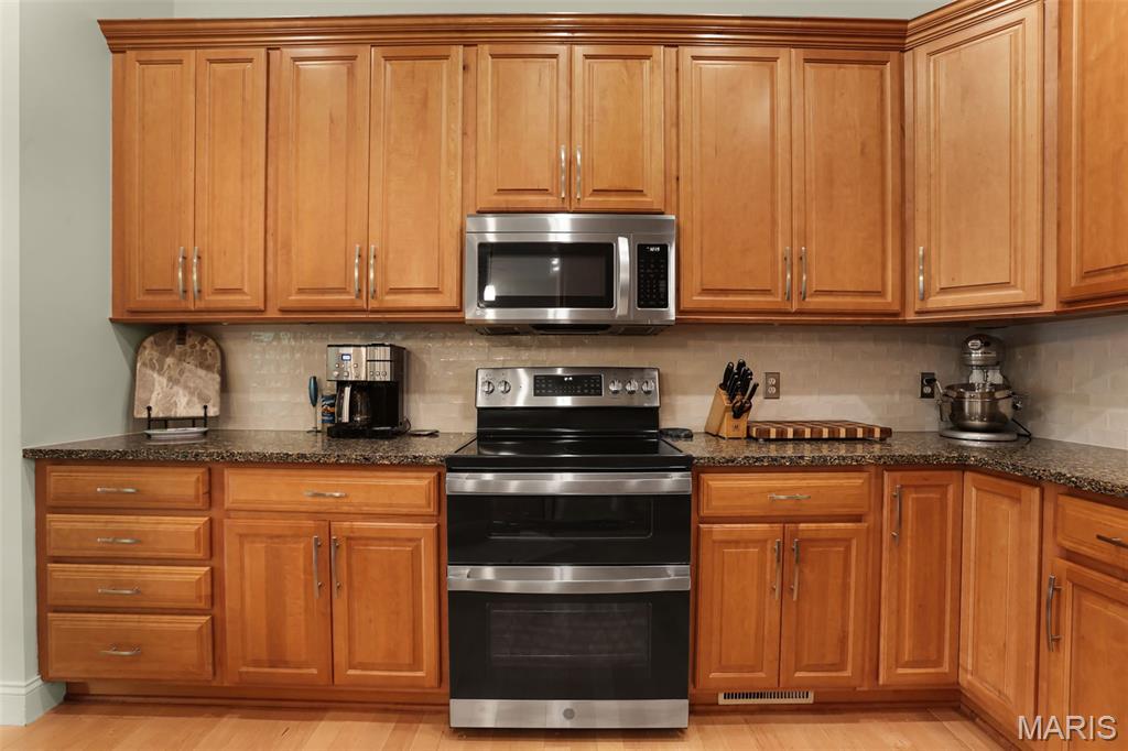 2334 Silver Crest Court Property Photo 13