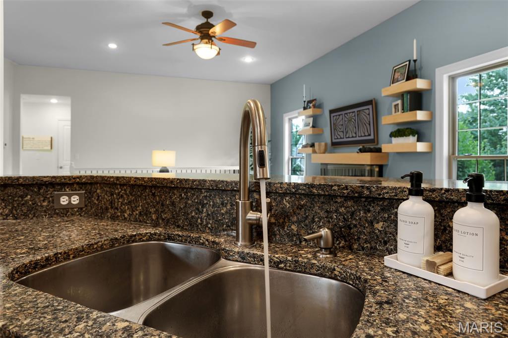 2334 Silver Crest Court Property Photo 15