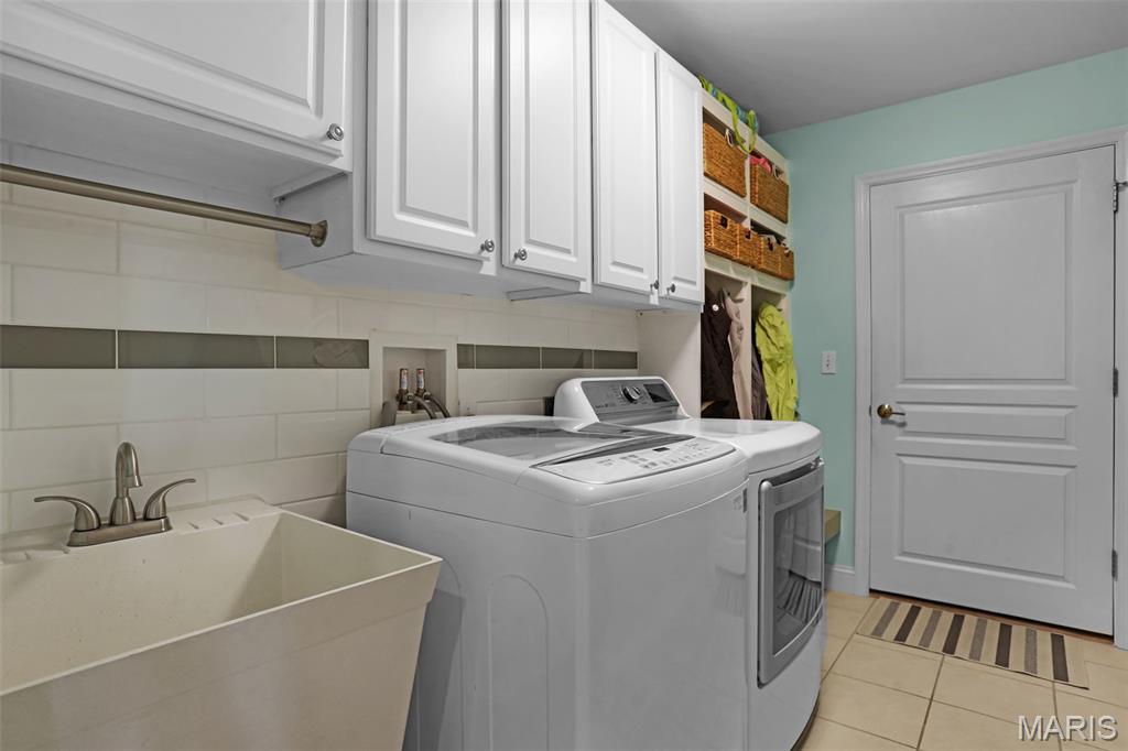 2334 Silver Crest Court Property Photo 16