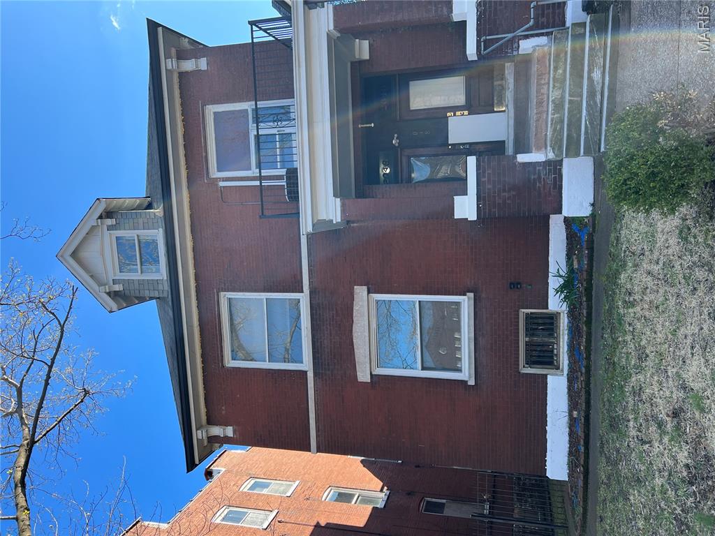 2048 Russell Boulevard Property Photo 2
