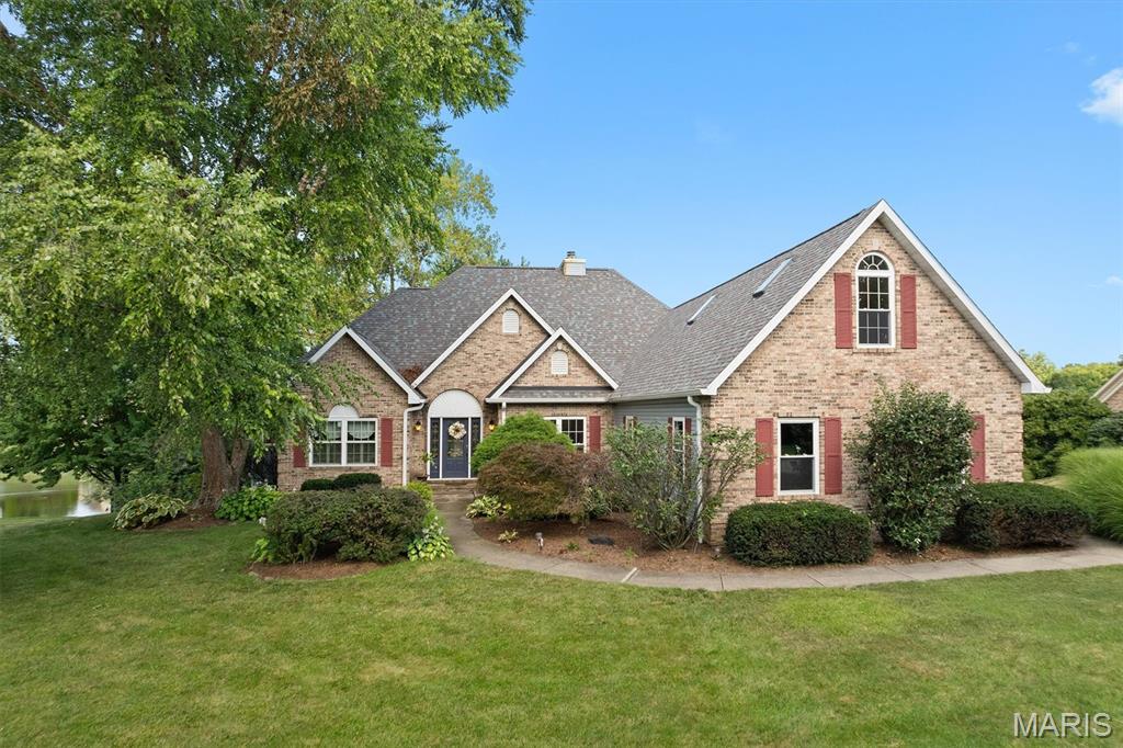 609 E Waters Edge Drive Property Photo 1